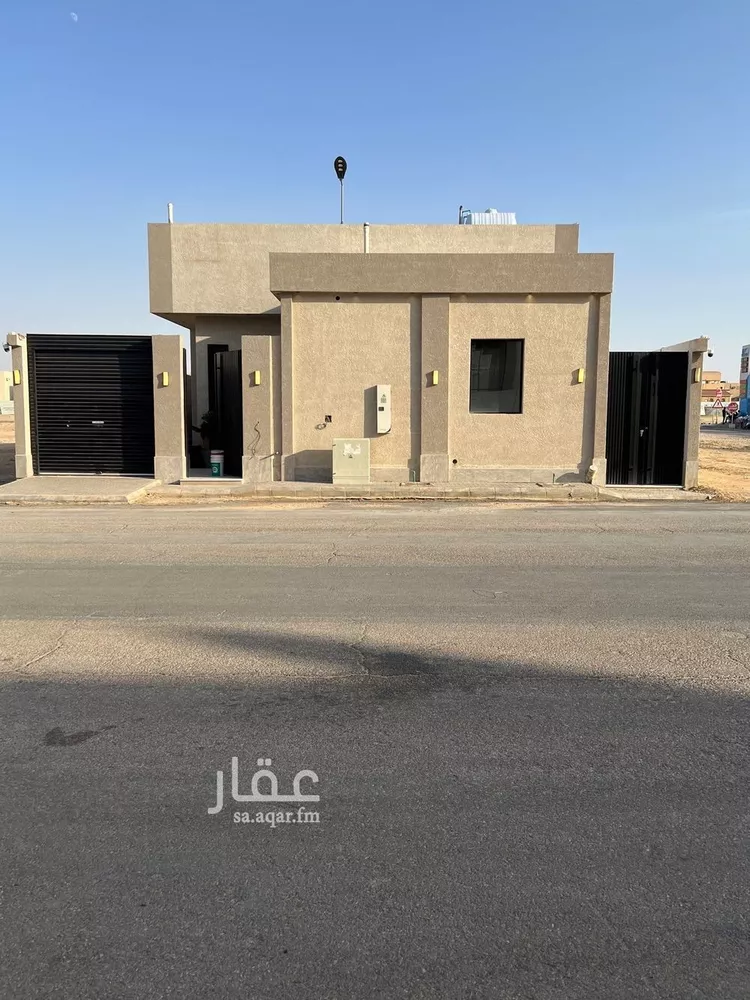 فيلا للبيع في شارع تثليث, حي ظهرة لبن, مدينة الرياض, منطقة الرياض صورة 2