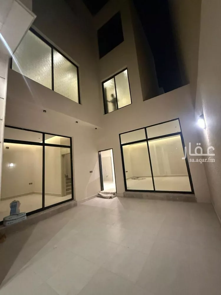 فيلا للبيع في شارع جبل العين, حي ظهرة لبن, مدينة الرياض, منطقة الرياض صورة 3