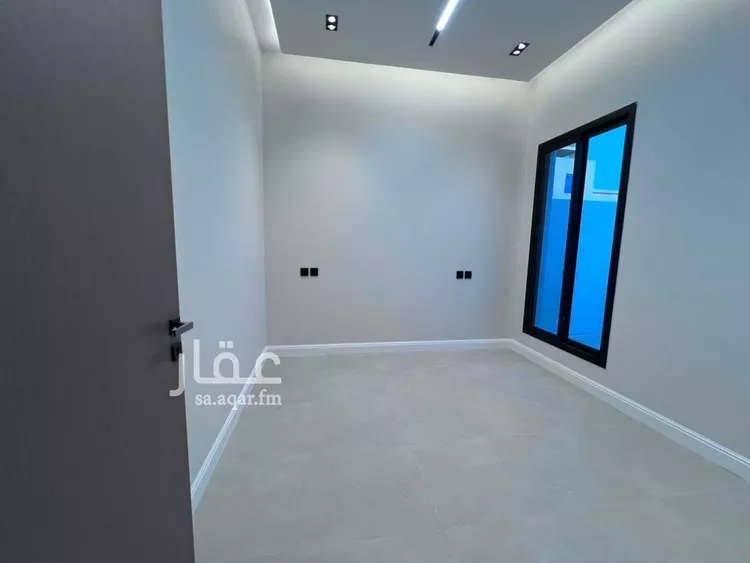 فيلا للبيع في شارع رقم 142, حي ظهرة لبن, مدينة الرياض, منطقة الرياض 15