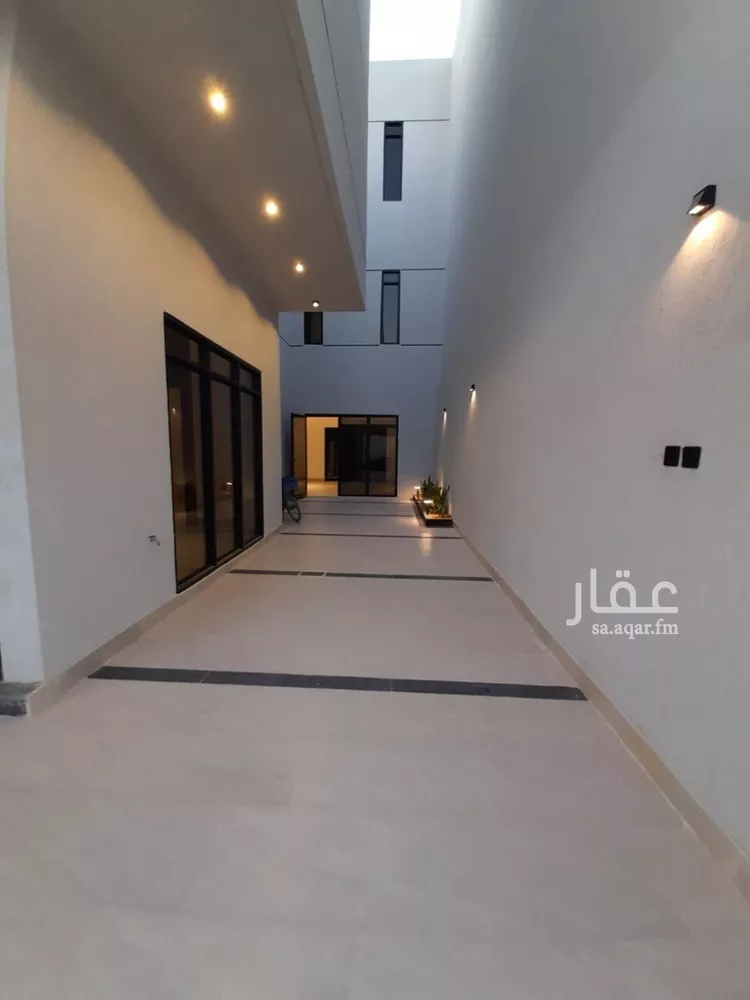 فيلا للبيع في شارع تثليث, حي ظهرة لبن, مدينة الرياض, منطقة الرياض صورة 3