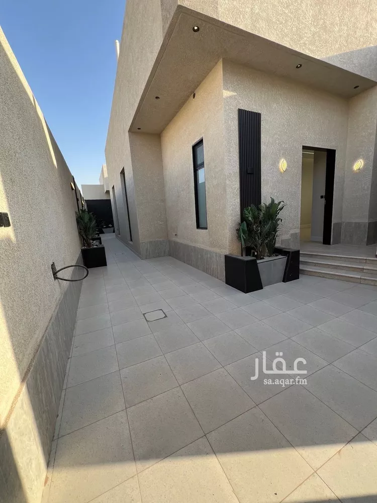 فيلا للبيع في شارع تثليث, حي ظهرة لبن, مدينة الرياض, منطقة الرياض صورة 3