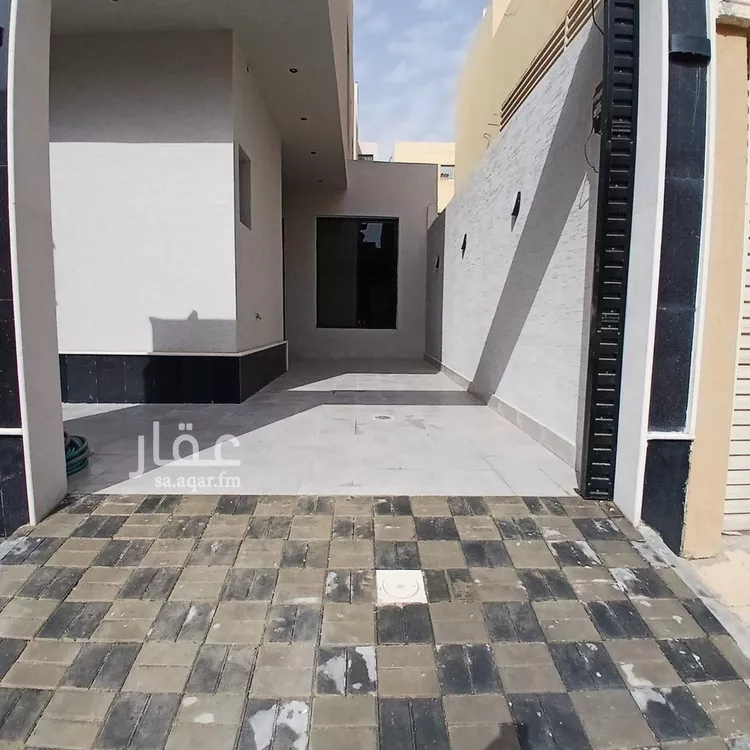 Villa for Sale in Riyadh Al Uraija Al Gharbiyah
