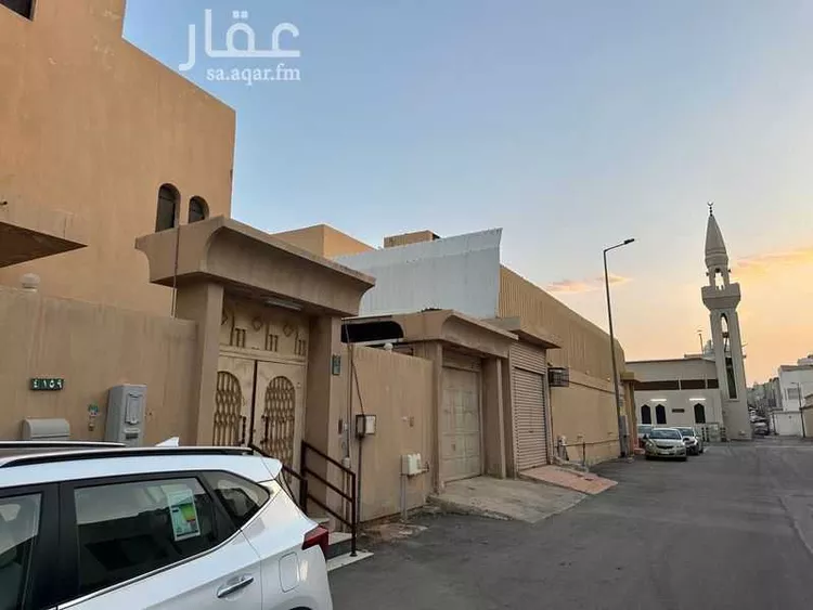 فيلا للبيع في شارع قاسم بن سعيد, حي الروضة, مدينة الرياض, منطقة الرياض صورة 3