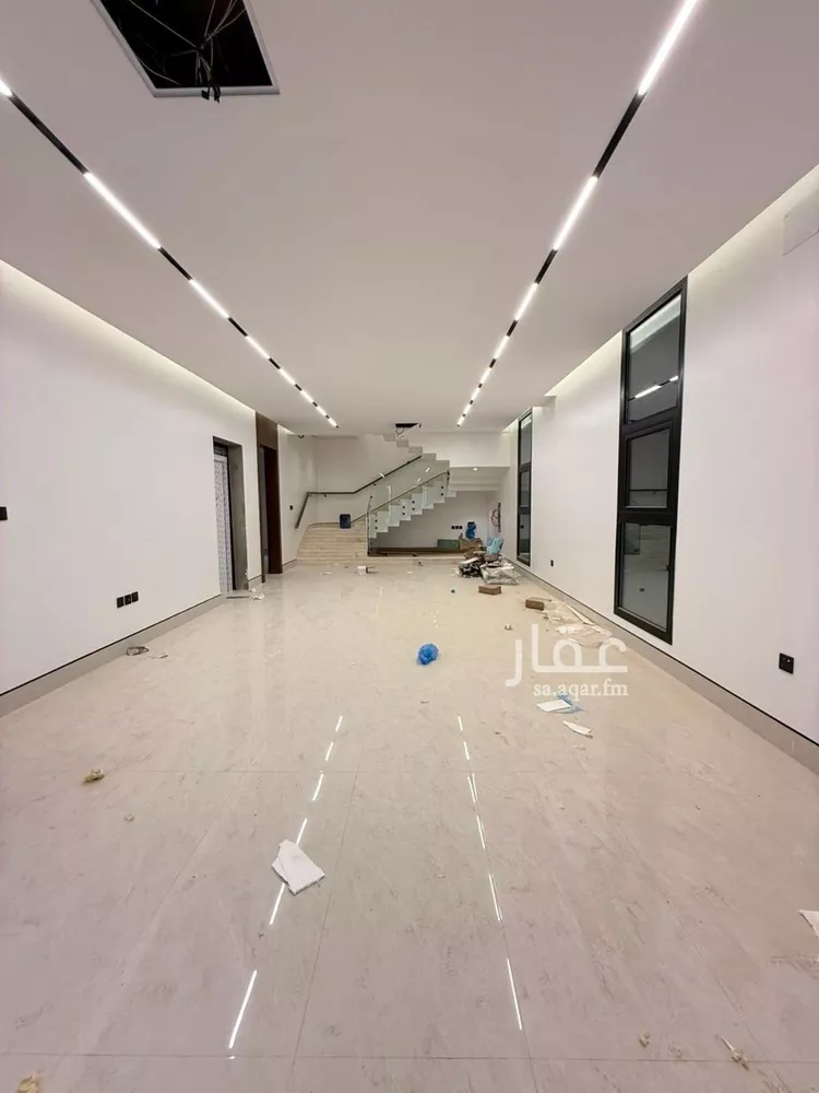 فيلا للبيع في شارع أبي الشيخ الأصبهاني, حي المهدية, مدينة الرياض, منطقة الرياض 11