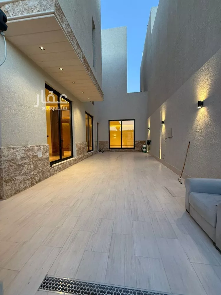 فيلا للبيع في شارع أحمد بن الحسن الأنصاري, حي المهدية, مدينة الرياض, منطقة الرياض صورة 3