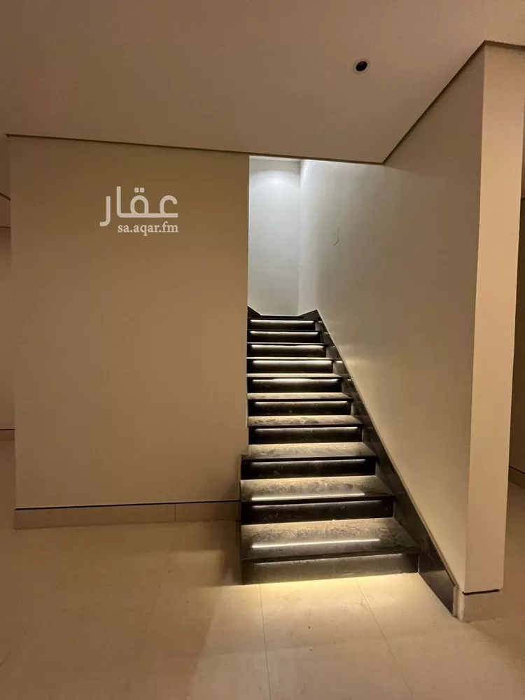 فيلا للبيع في شارع أبي الحسن الأسفرائيني, حي المهدية, مدينة الرياض, منطقة الرياض صورة 5
