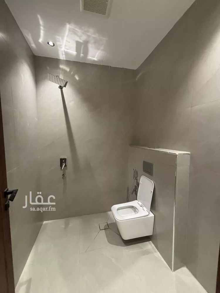 فيلا للبيع في شارع أحمد بن الحسن الأنصاري, حي المهدية, مدينة الرياض, منطقة الرياض 10