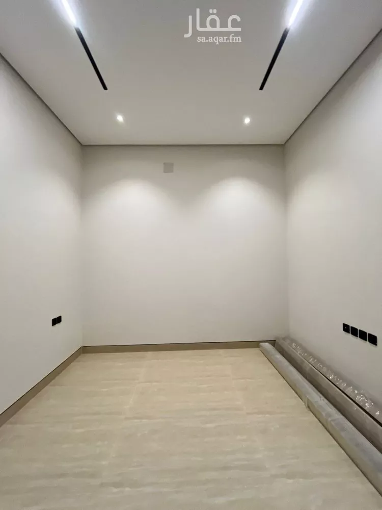 فيلا للبيع في شارع أبي الحسن الأسفرائيني, حي المهدية, مدينة الرياض, منطقة الرياض 14