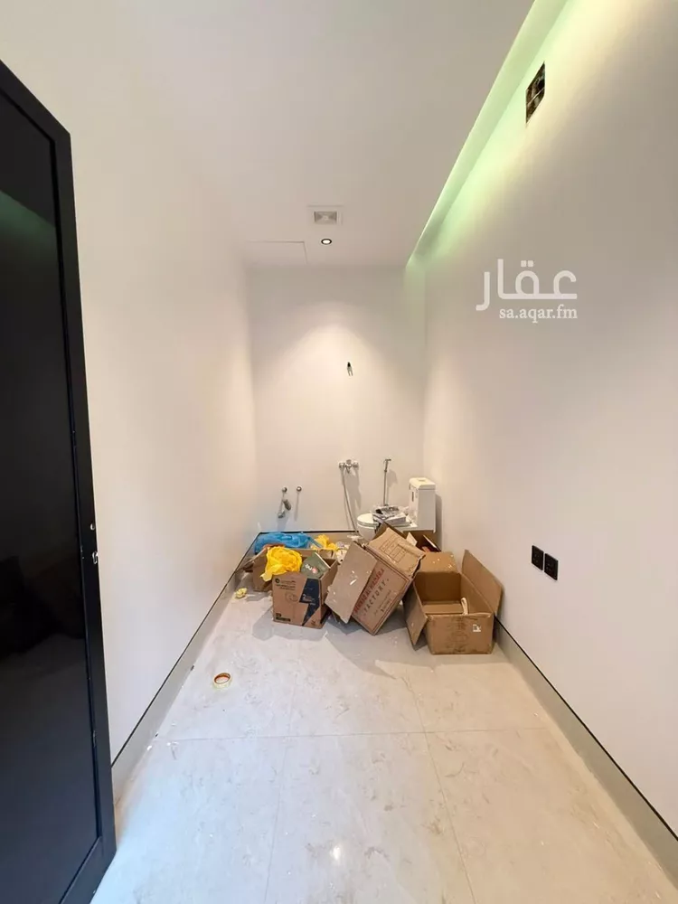 فيلا للبيع في شارع أبي الشيخ الأصبهاني, حي المهدية, مدينة الرياض, منطقة الرياض 12