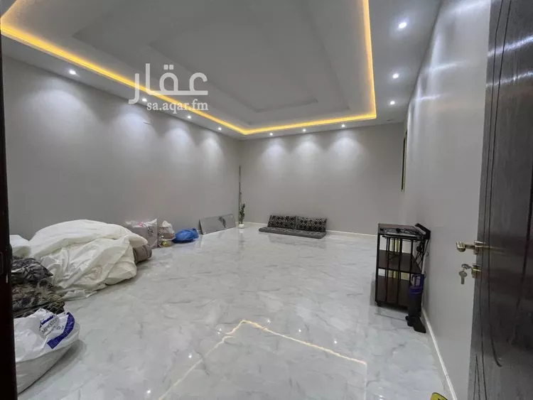 فيلا للبيع في شارع أحمد الكازروني, حي المهدية, مدينة الرياض, منطقة الرياض صورة 2