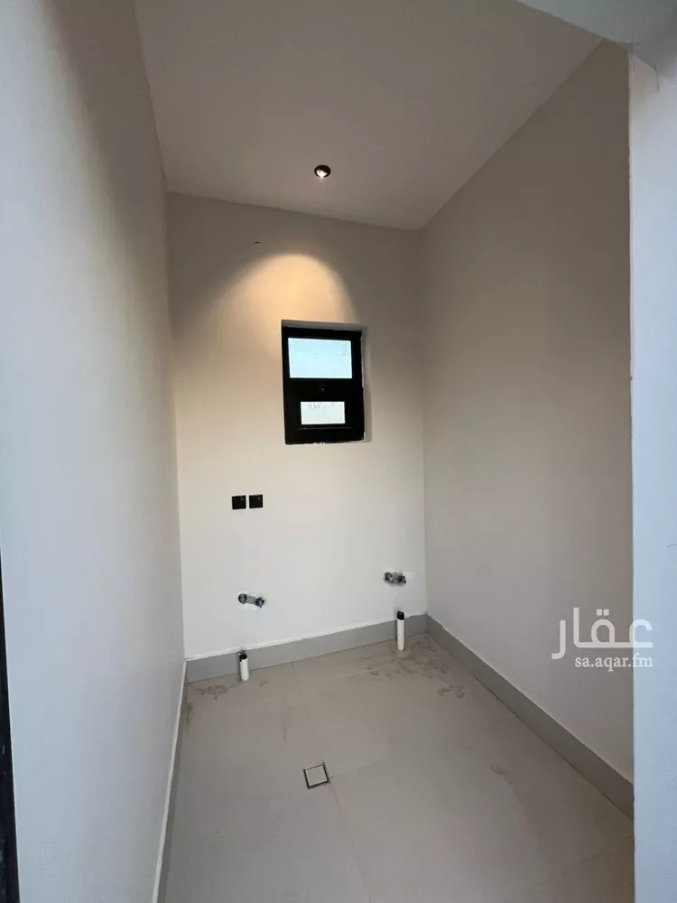فيلا للبيع في شارع أحمد بن الحسن الأنصاري, حي المهدية, مدينة الرياض, منطقة الرياض 14