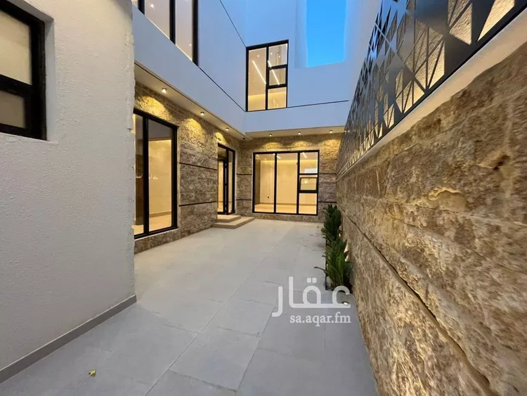 فيلا للبيع في شارع أحمد بن الحسن الأنصاري, حي المهدية, مدينة الرياض, منطقة الرياض صورة 4