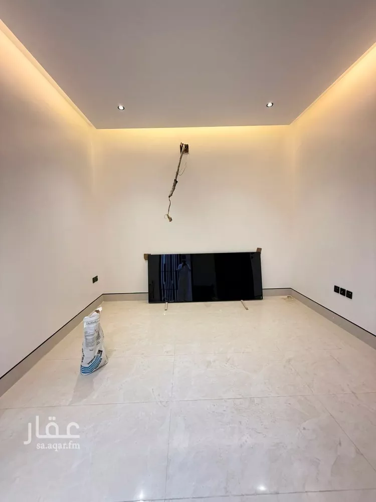 فيلا للبيع في شارع أبي الشيخ الأصبهاني, حي المهدية, مدينة الرياض, منطقة الرياض 6