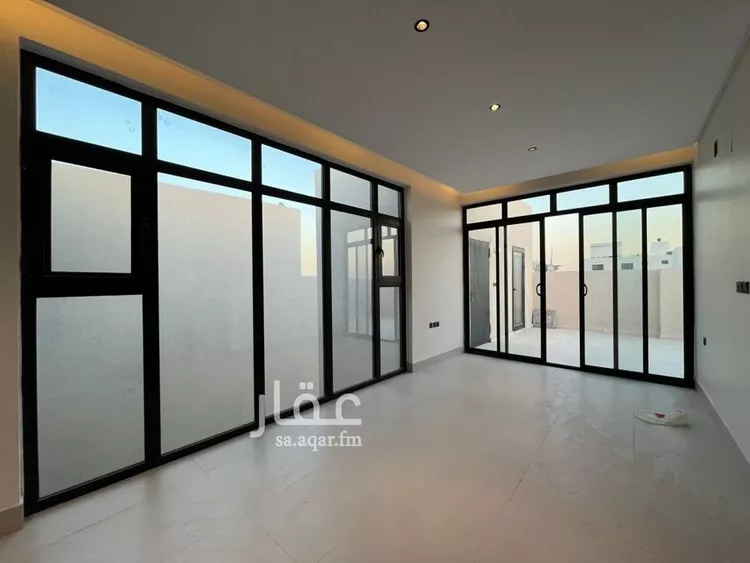 فيلا للبيع في شارع أحمد بن الحسن الأنصاري, حي المهدية, مدينة الرياض, منطقة الرياض صورة 4