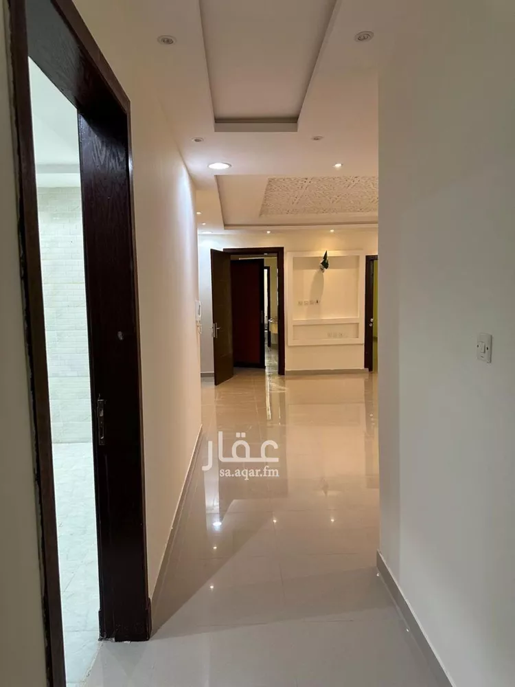 دور للإيجار في شارع عبدالعزيز الربيعه, حي عكاظ, مدينة الرياض, منطقة الرياض صورة 3