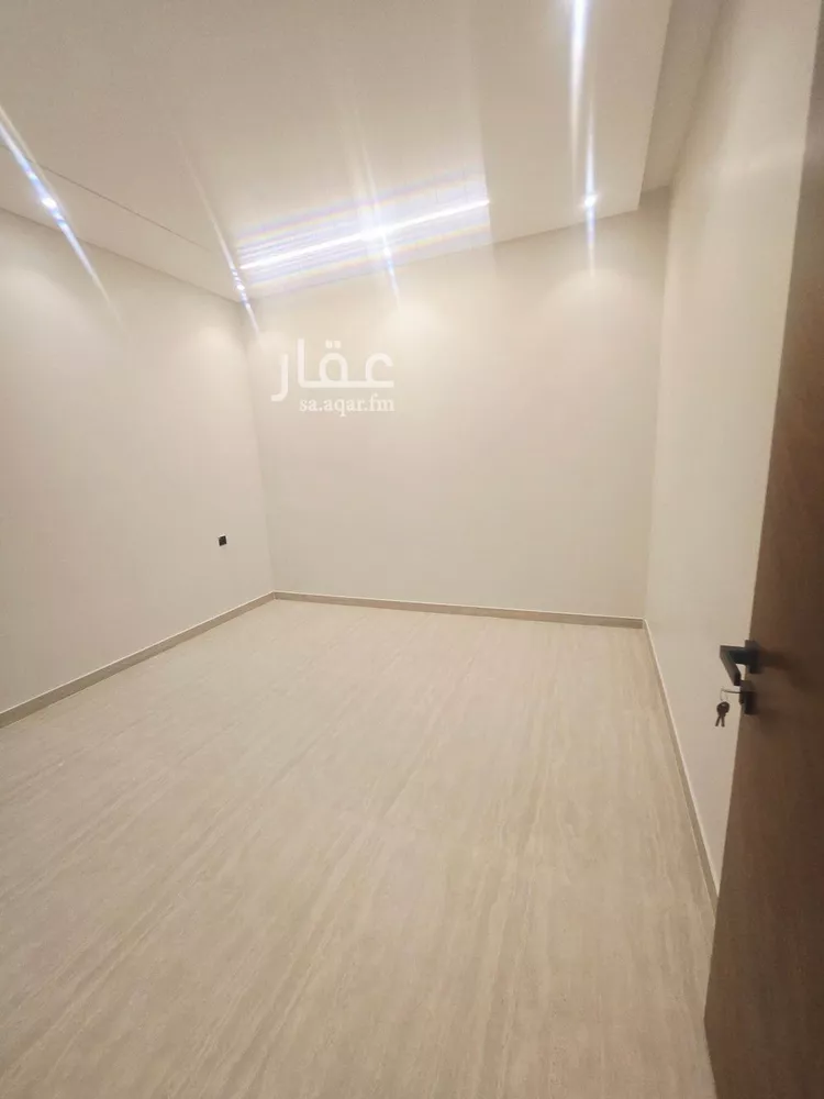 Floor for Sale in Riyadh Dhahrat Namar 12