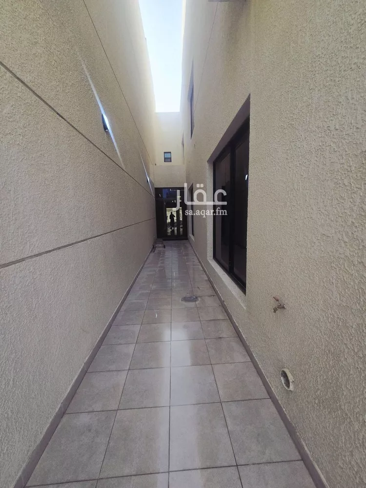 Floor for Sale in Riyadh Dhahrat Namar 15