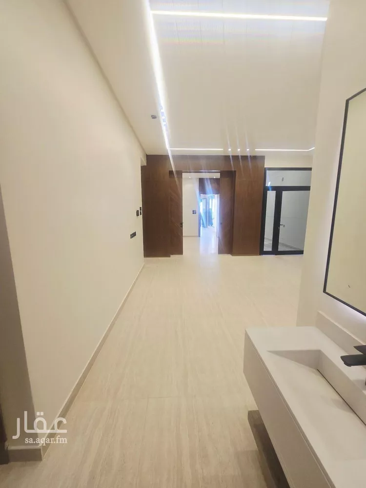 Floor for Sale in Riyadh Dhahrat Namar 17