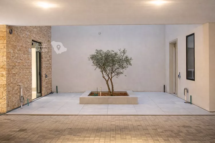 عمارة للإيجار في شارع عمير بن سنان بن عرفطة, حي المهدية, مدينة الرياض, منطقة الرياض 4