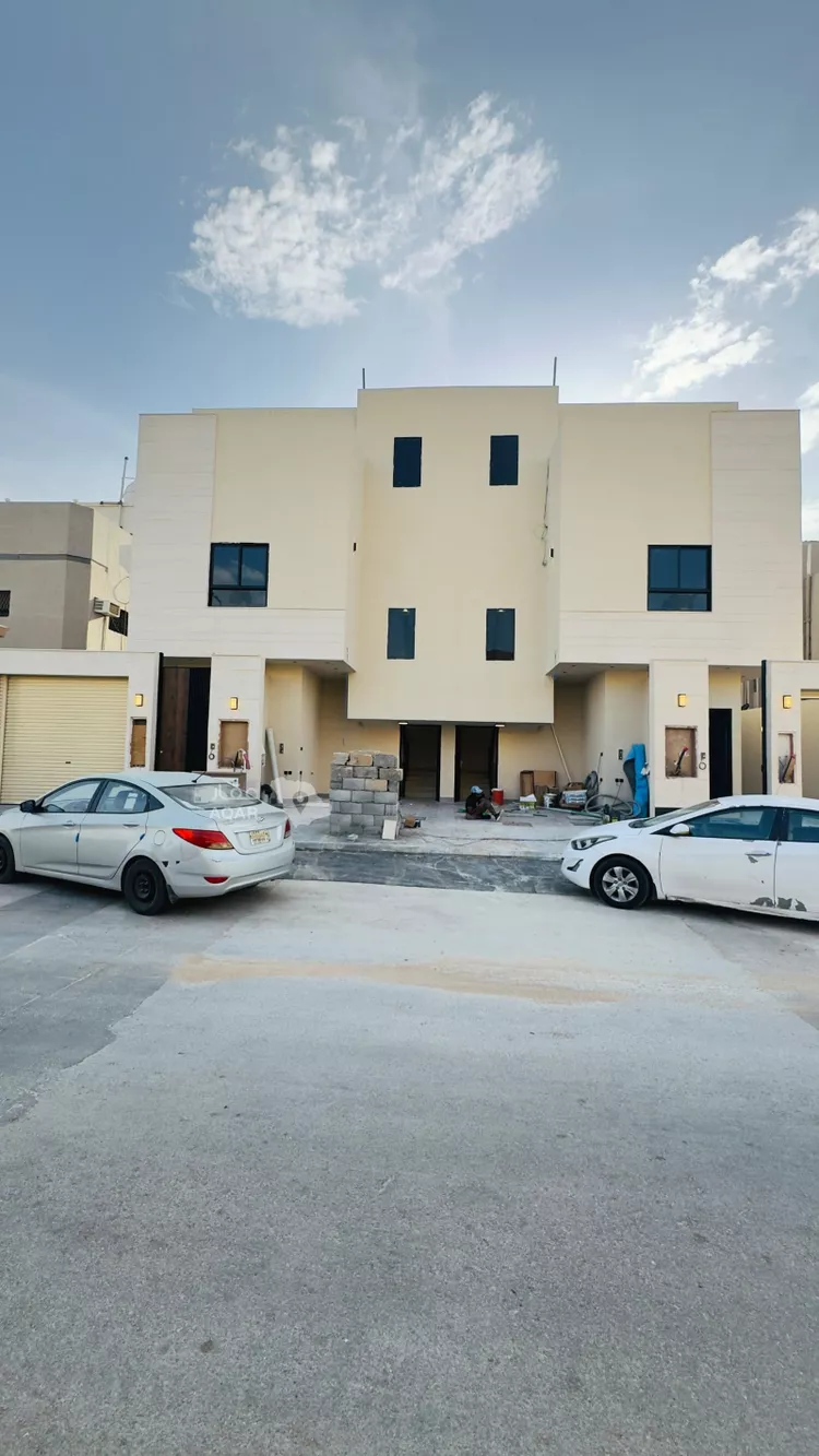 Floor for Sale in Riyadh Al Uraija Al Gharbiyah 2