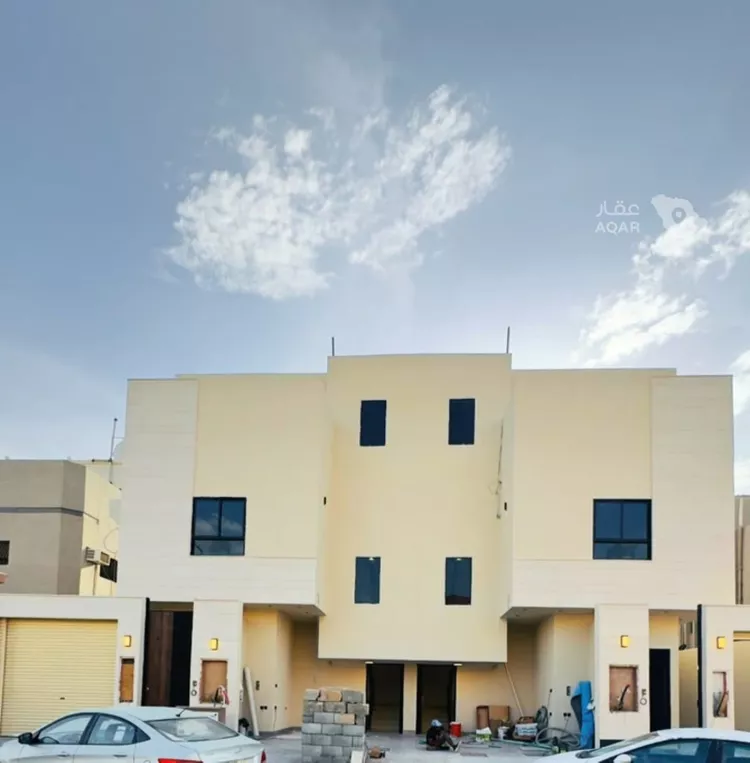 Floor for Sale in Riyadh Al Uraija Al Gharbiyah
