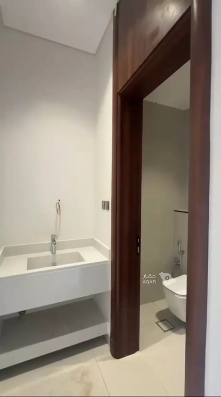 Floor for Sale in Riyadh Al Uraija Al Gharbiyah 11