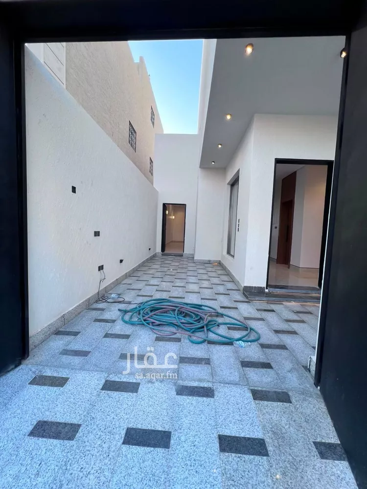 فيلا للبيع في شارع تثليث, حي ظهرة لبن, مدينة الرياض, منطقة الرياض صورة 4
