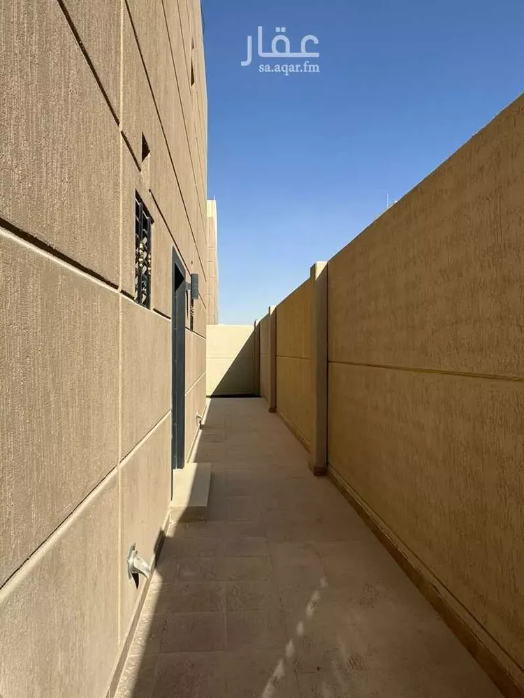 فيلا للإيجار في شارع احمد بن المنادي, حي مطار الملك خالد الدولي, مدينة الرياض, منطقة الرياض 11
