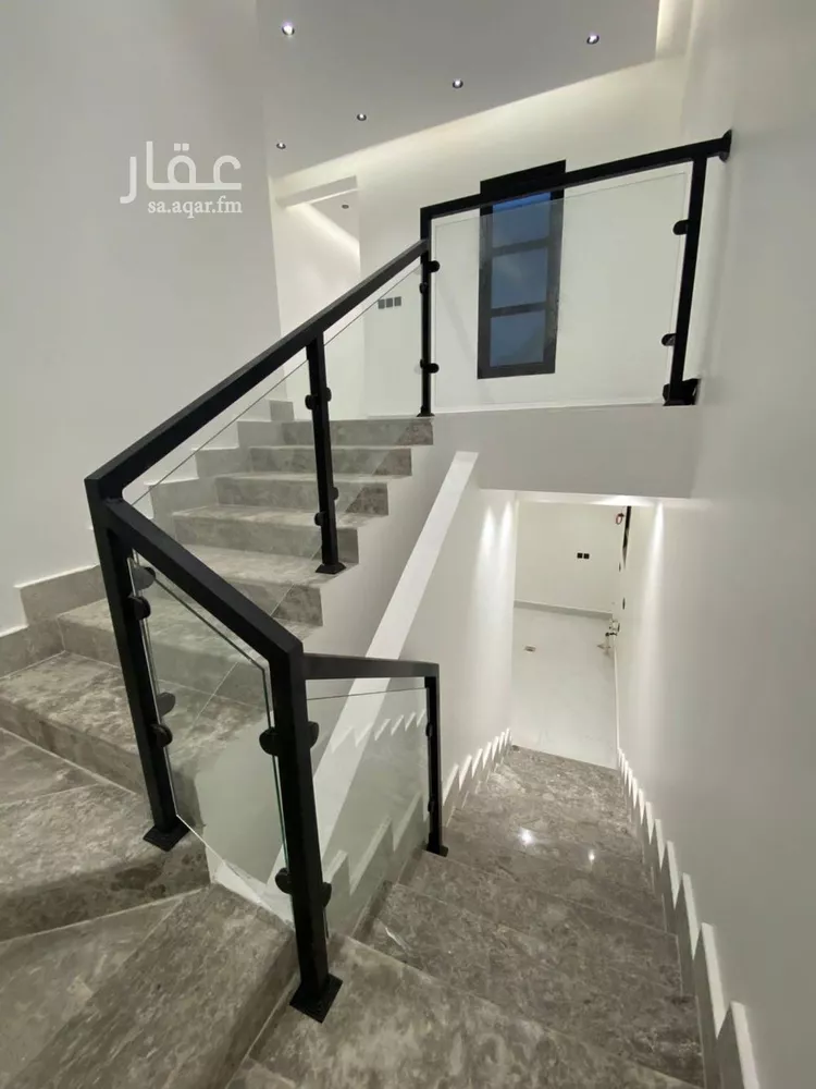 فيلا للبيع في شارع الرابعة, حي الحزم, مدينة الرياض, منطقة الرياض صورة 2