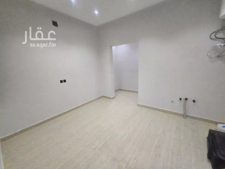 فيلا للبيع في شارع وادي فاطمة, حي بدر, مدينة الرياض, منطقة الرياض 13