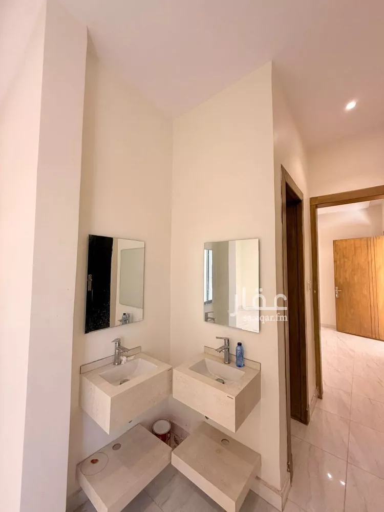 فيلا للبيع في شارع محمد الصناع, حي بدر, مدينة الرياض, منطقة الرياض 6