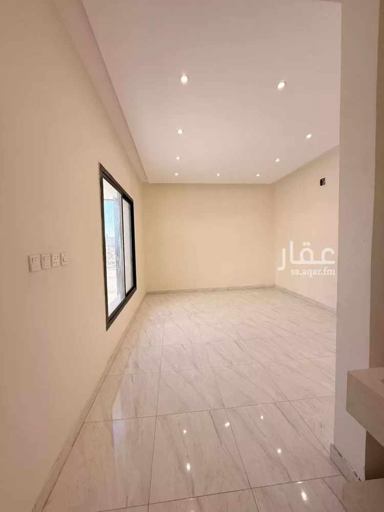 فيلا للبيع في شارع محمد الصناع, حي بدر, مدينة الرياض, منطقة الرياض 12