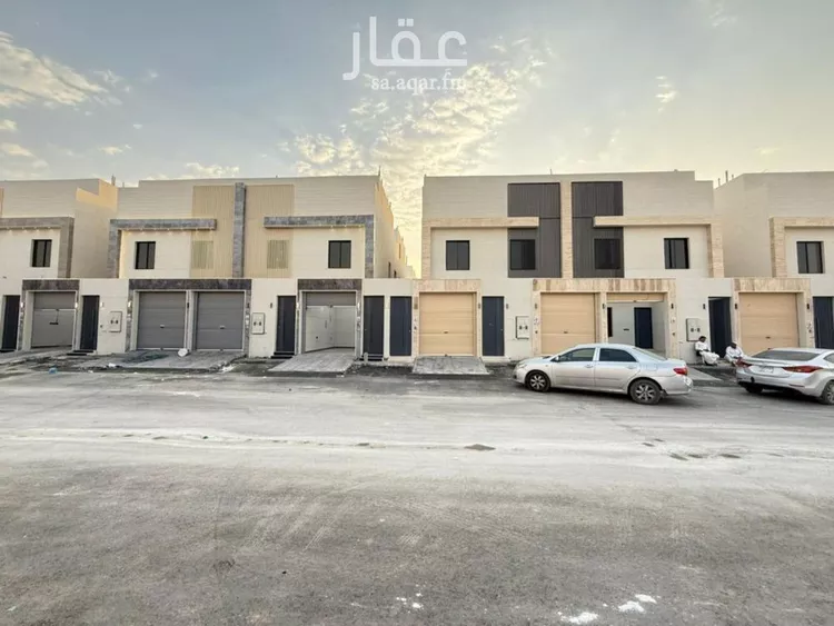 فيلا للبيع في شارع صدر الدين الشافعي, حي عكاظ, مدينة الرياض, منطقة الرياض صورة 2