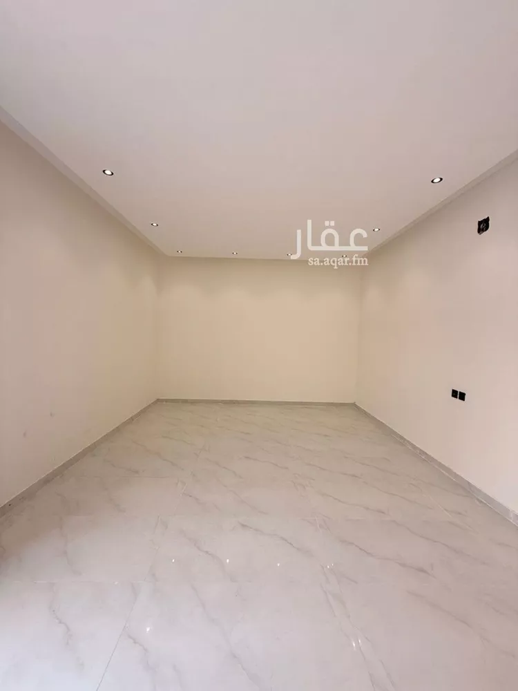 فيلا للبيع في شارع حميد الطويل, حي عكاظ, مدينة الرياض, منطقة الرياض 7