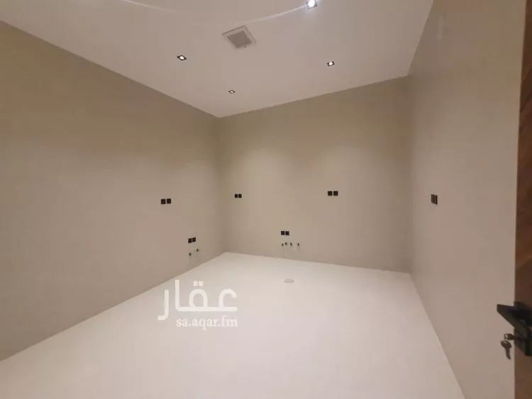 Floor for Sale in Al Muzahimiyah Tuwaiq 9