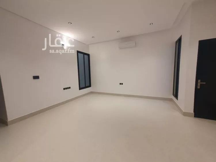 Floor for Sale in Al Muzahimiyah Tuwaiq 14
