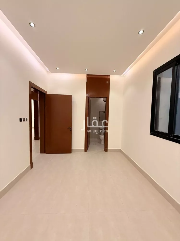 فيلا للبيع في شارع عبدالرحمن القاضي, حي عكاظ, مدينة الرياض, منطقة الرياض 16