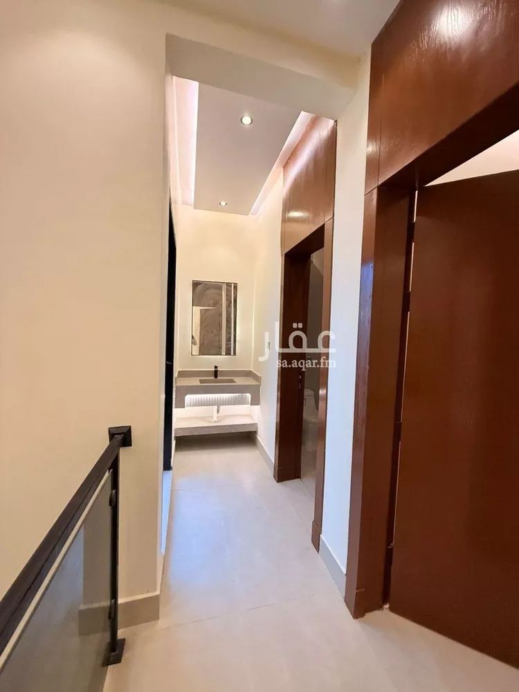 فيلا للبيع في شارع عبدالرحمن القاضي, حي عكاظ, مدينة الرياض, منطقة الرياض 21