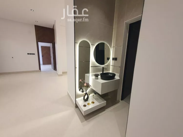Floor for Sale in Al Muzahimiyah Tuwaiq 15