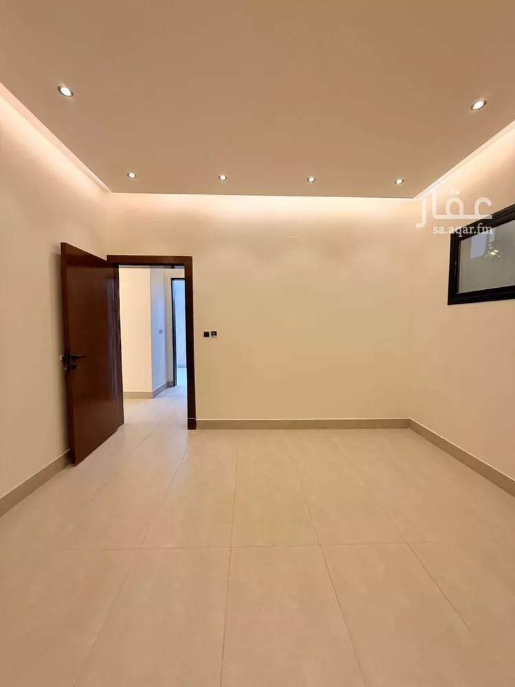 فيلا للبيع في شارع عبدالرحمن القاضي, حي عكاظ, مدينة الرياض, منطقة الرياض 9