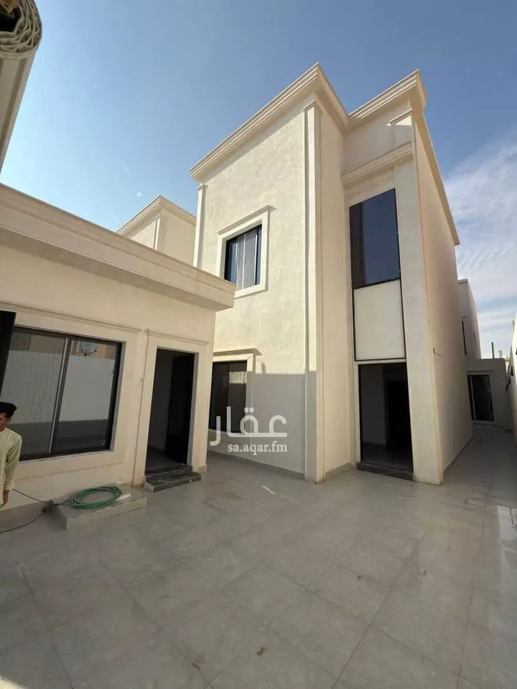 فيلا للبيع في شارع أبي المكارم الأصبهاني, حي الورود, مدينة الخرج, منطقة الرياض