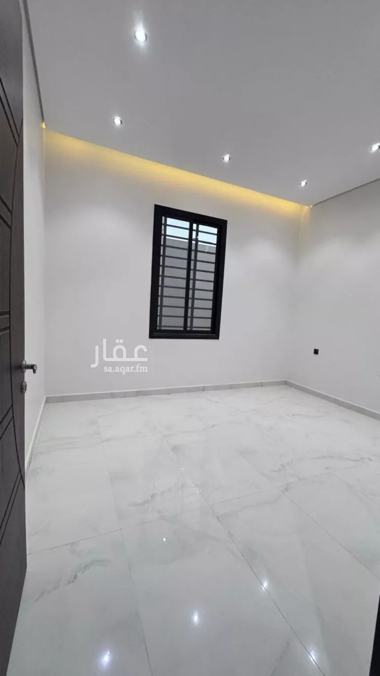 Floor for Sale in Riyadh Al Maizilah 10