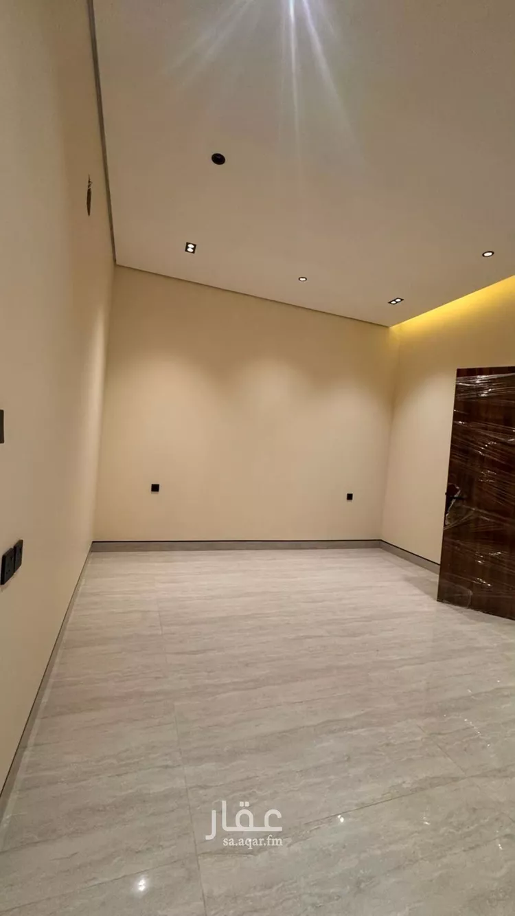 Floor for Sale in Riyadh Al Janadriyah 6