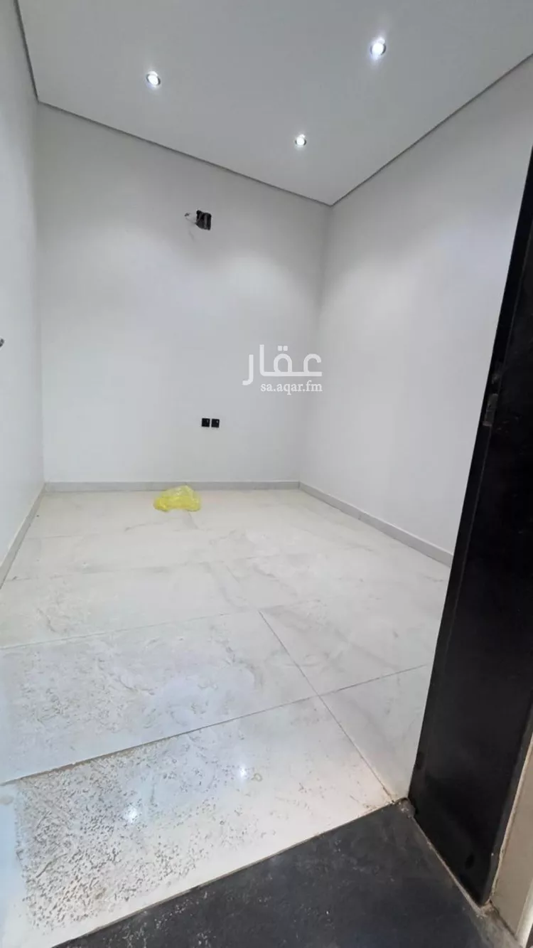 Floor for Sale in Riyadh Al Maizilah 6