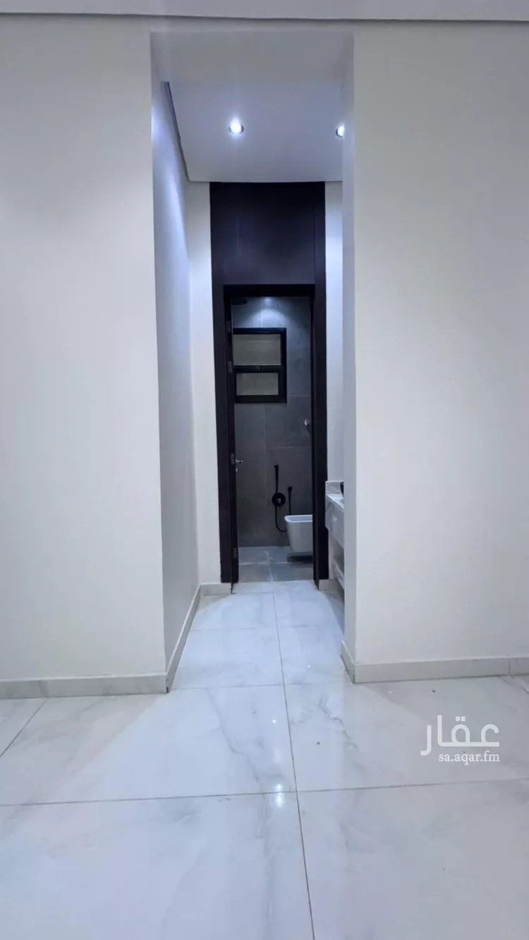 Floor for Sale in Riyadh Al Maizilah 8