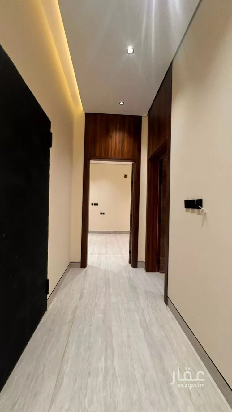 Floor for Sale in Riyadh Al Janadriyah 7