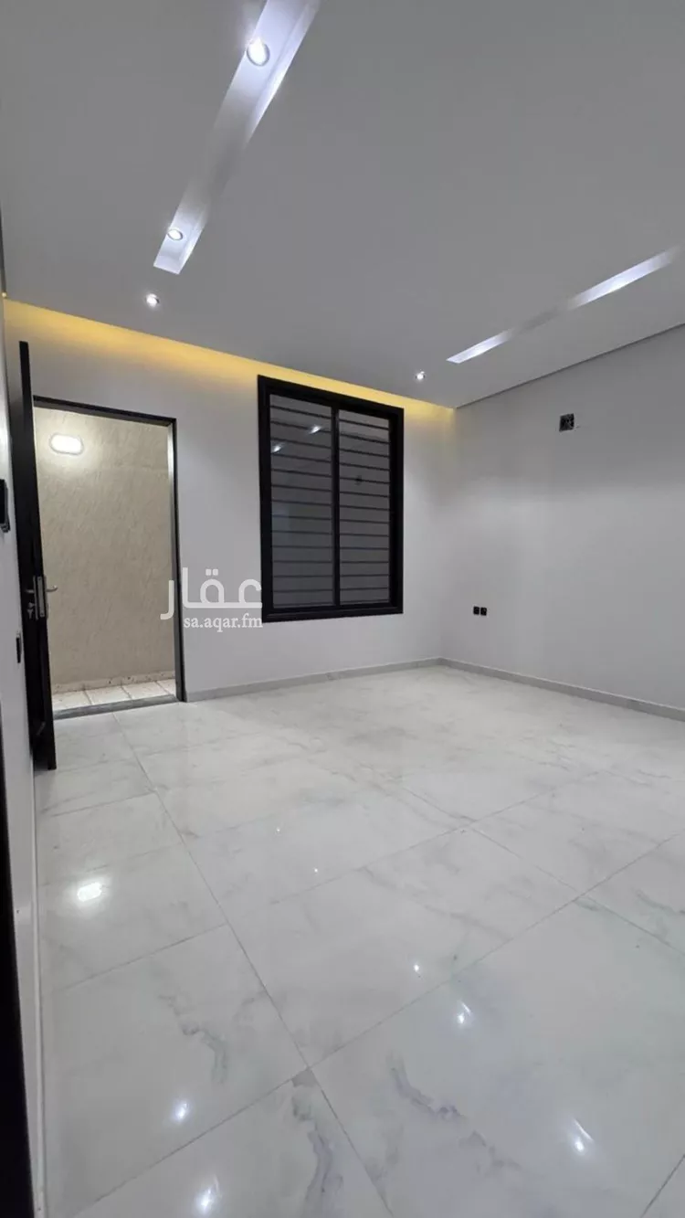 Floor for Sale in Riyadh Al Maizilah 15