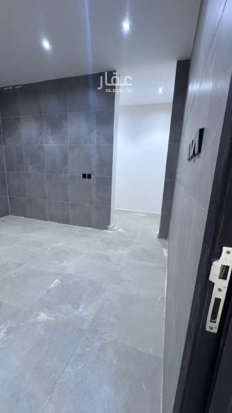 Floor for Sale in Riyadh Al Maizilah 22