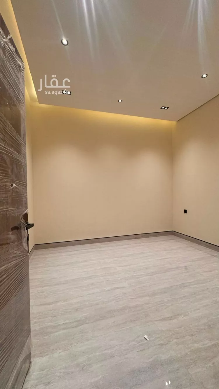 Floor for Sale in Riyadh Al Janadriyah 13