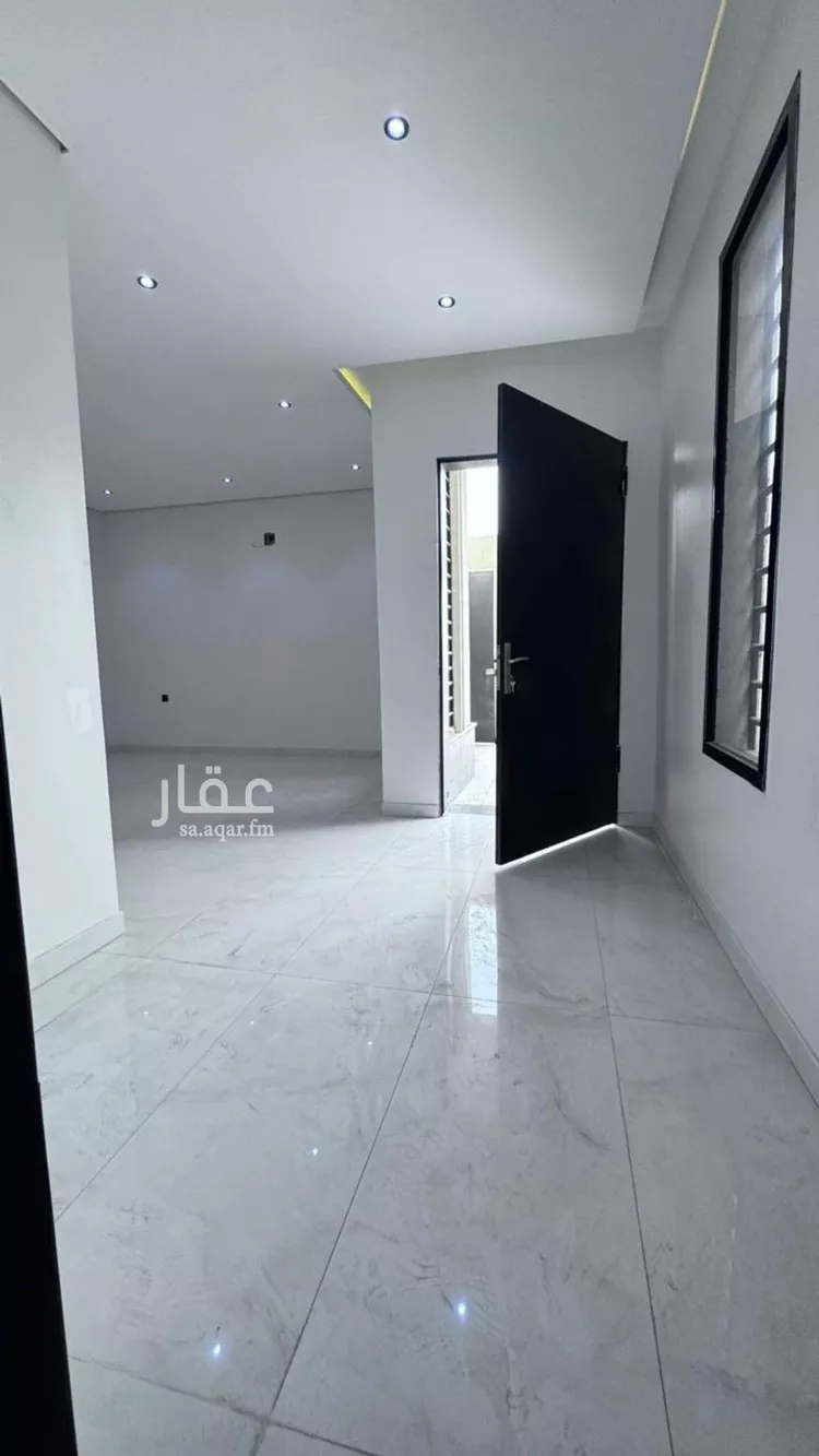 Floor for Sale in Riyadh Al Maizilah 18